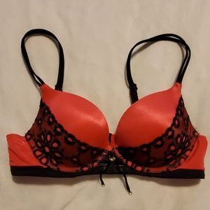 Victoria's Secret Very Sexy Push Up 32A